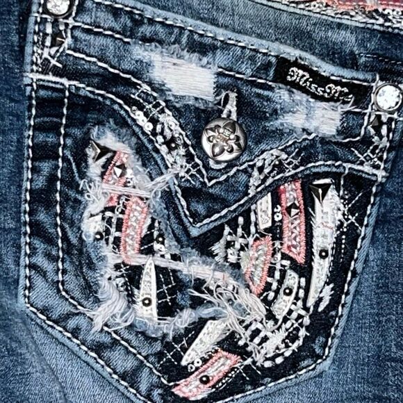 Miss Me Embroiderd Mid Rise Easy Straight Blue Jeans Size 31x28 #225 - Picture 8 of 8
